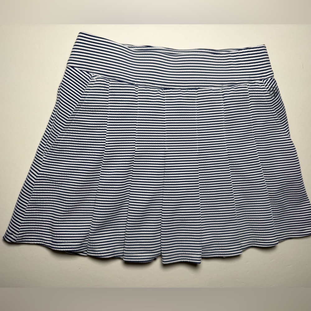 IZOD Navy White Striped Golf Skort NWOT Size Small pull on athletic